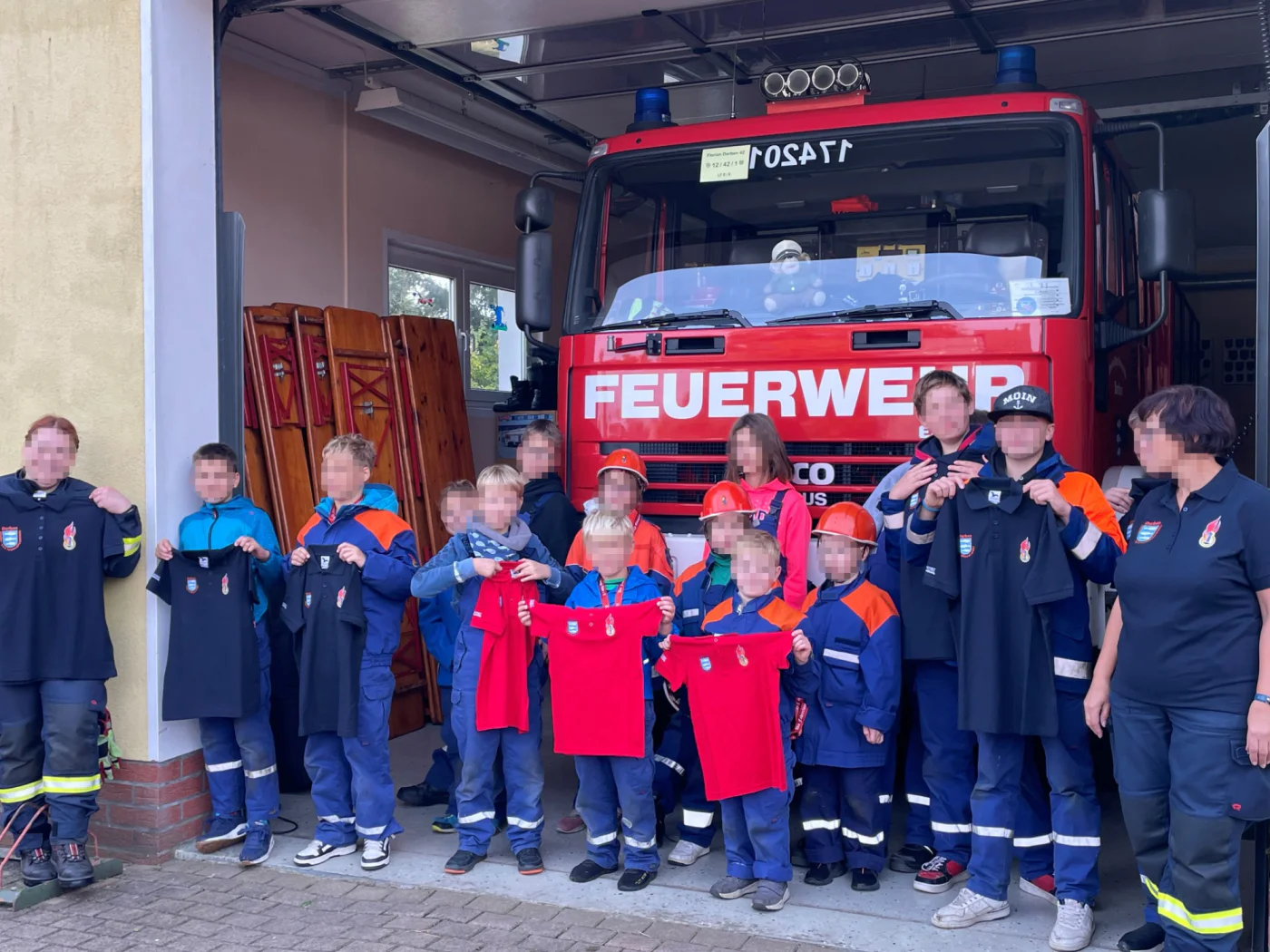 Sponsoring von Poloshirts für die Jugendfeuerwehr